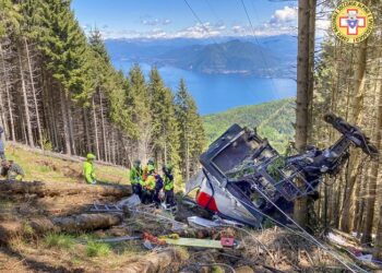 Italia: Salen de prisión detenidos por caída del teleférico