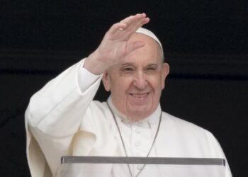 El papa Francisco invita a cristianos libaneses al Vaticano