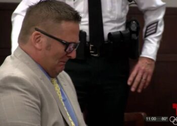 Maestro sentenciado a 15 años por videos de estudiantes