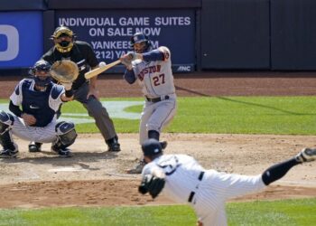 José Altuve se la aplicó a Yankees el día de su cumpleaños