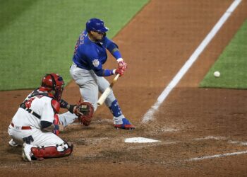 Báez pega jonrón en la 10ma y Cachorros vence a Cardenales