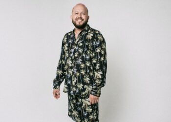 Cáceres, un versátil cantautor que se abre paso en el mundo de la música