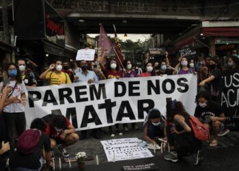 Letal balacera policial en Río da pie a denuncias de abusos