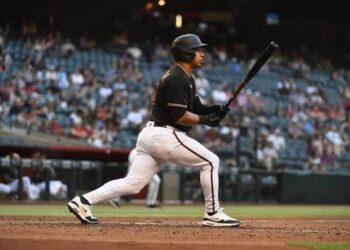 Escobar igualó a Aguilar en el liderato de remolques de la Liga Nacional