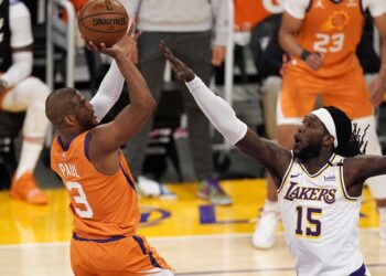 Paul lidera a Suns para derrotar a Lakers y empatar la serie