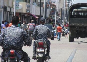 Apresaron a dos jóvenes por hurto en sector Los Montones