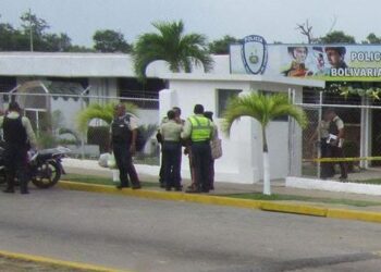 Capturaron a dos miembros de banda dedicada al desvalijamiento de carros