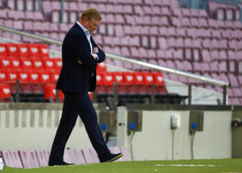 Ronald Koeman continuará como entrenador de Barcelona