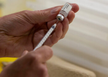 México aplicará vacunas donadas por EEUU en la frontera