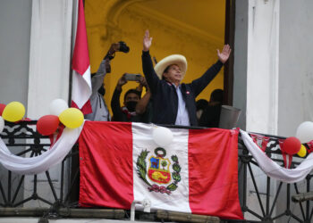 Pedro Castillo lidera con 100% de actas procesadas en Perú