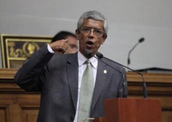 AN de 2015 rechaza pretensión de Maduro de imponer el Estado comunal