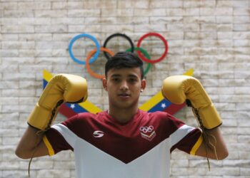El boxeador venezolano Yoel Finol se sumó a la fiesta olímpica de Tokio