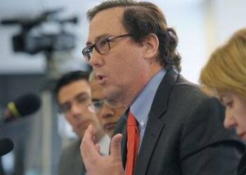 Carlos Ayala Corado: Comisión para la revolución judicial de Maduro es sospechosa
