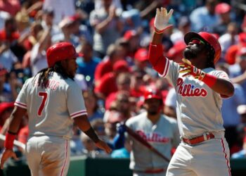 Odúbel Herrera descargó dos jonrones en paliza de Filadelfia