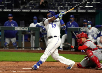 Salvador Pérez multiplicó sus jonrones ante Minnesota