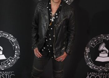 Gian Marco cumple dulces 16 con “Mandarina”