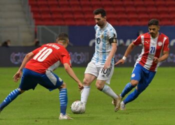 Argentina se escapa en la cima del Grupo A