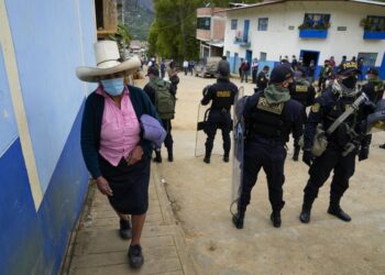 Los votantes peruanos se enfrentan a una elección presidencial