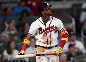 Ronald Acuña volvió a disparar cuadrangular y llegó a 17 en el año