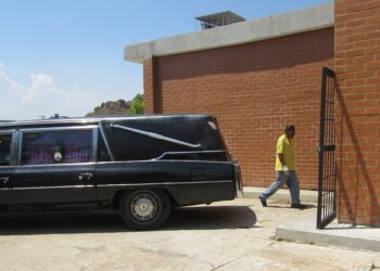 De una cuchillada mataron a un joven cerca del mercado de Sotillo