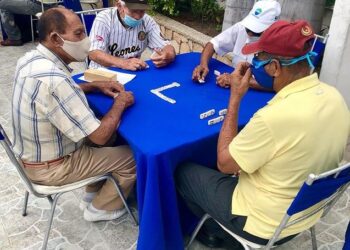 Abuelos de Lechería celebraron el Día del Padre con actividades