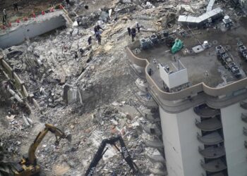 Alcalde: Se necesita inspección del condominio junto al edificio derrumbado