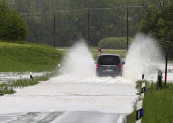 Clima severo en Alemania: niña fue atropellada por un rayo