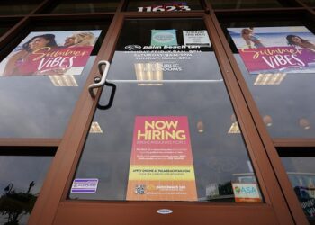 Vacantes de empleo en EEUU aumentan a cifra récord en abril
