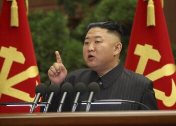 Kim Jong Un reprende a funcionarios por manejo de pandemia