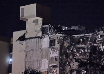 Especialistas viajan a Florida a investigar derrumbe