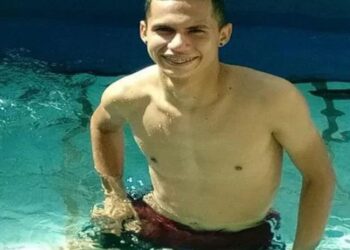 Mataron a batazos a un hombre y pasearon el cadáver en motocicleta