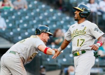 Elvis Andrus atacó a Texas con tres imparables