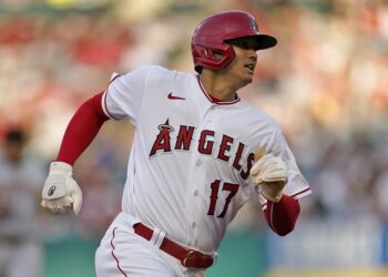 Shohei Ohtani no cede espacio para que Guerrero se despegue en liderato de jonrones