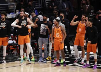Phoenix quedó a una victoria de llegar a la final de la NBA