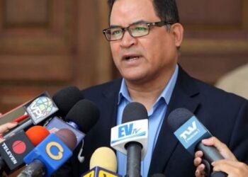 Valero culpó al gobierno de Maduro por no vacunar a los venezolanos contra la COVID-19
