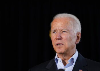 Biden presidirá ceremonia de naturalización de migrantes