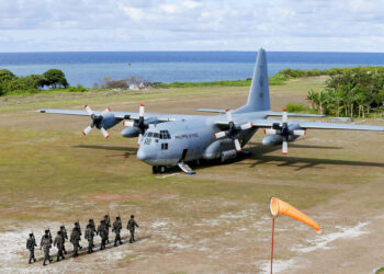 28 muertos tras estrellarse un avión militar en Filipinas