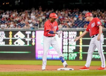 Bell jonroneó y Escobar sonó tres hits en triunfo de Washington