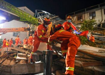 China: Sube a 17 el número de muertes en derrumbe de hotel