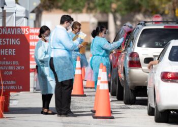 En Miami regresa el uso de la mascarilla tras repunte de Covid-19