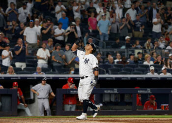 Odor y Torres volvieron a cargar a Yankees hasta el triunfo