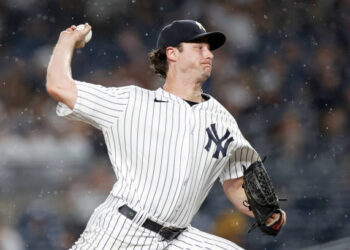 Yankees de Nueva York ganó extraño juego a Medias Rojas