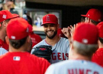 Patrick Sandoval coqueteó con un no hit no run ante Minnesota