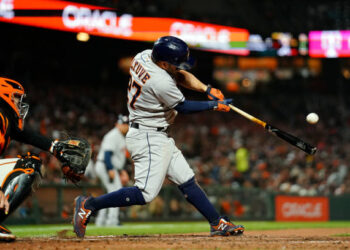 José Altuve conectó dos cuadrangulares en lauro de Houston sobre Gigantes