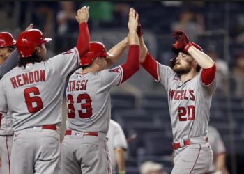 Angelinos pagó con la misma moneda a Yankees en el último inning