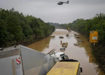 Más de 100 muertos en Europa por inundaciones