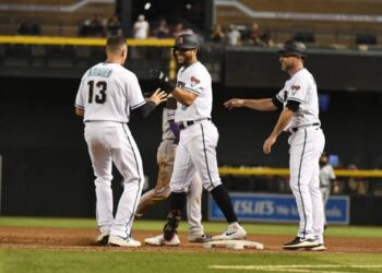 Peralta recibió pelotazo con bases llenas para dejar en el terreno a Colorado