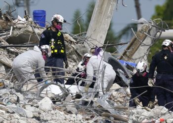 Tormenta amenaza rescate en edificio derruido en Florida