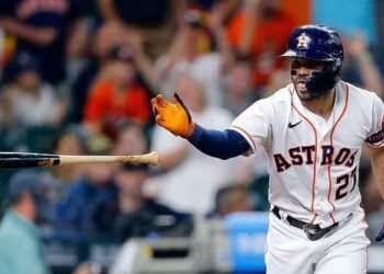 José Altuve celebró su 10mo aniversario en Grandes Ligas con dos jonrones (+Fotos)