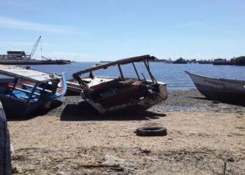 Continúa desaparecido joven del naufragio de Araya